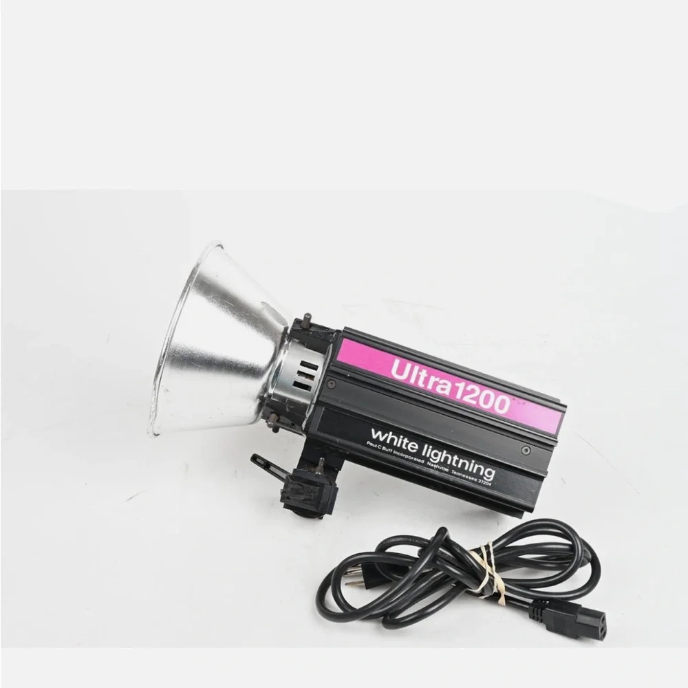 Ultra1200 White Lightning studio strobe light